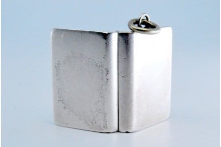 Caixa de Vinagrete em prata e ouro com tampa lisa em forma de livro do período de George III.